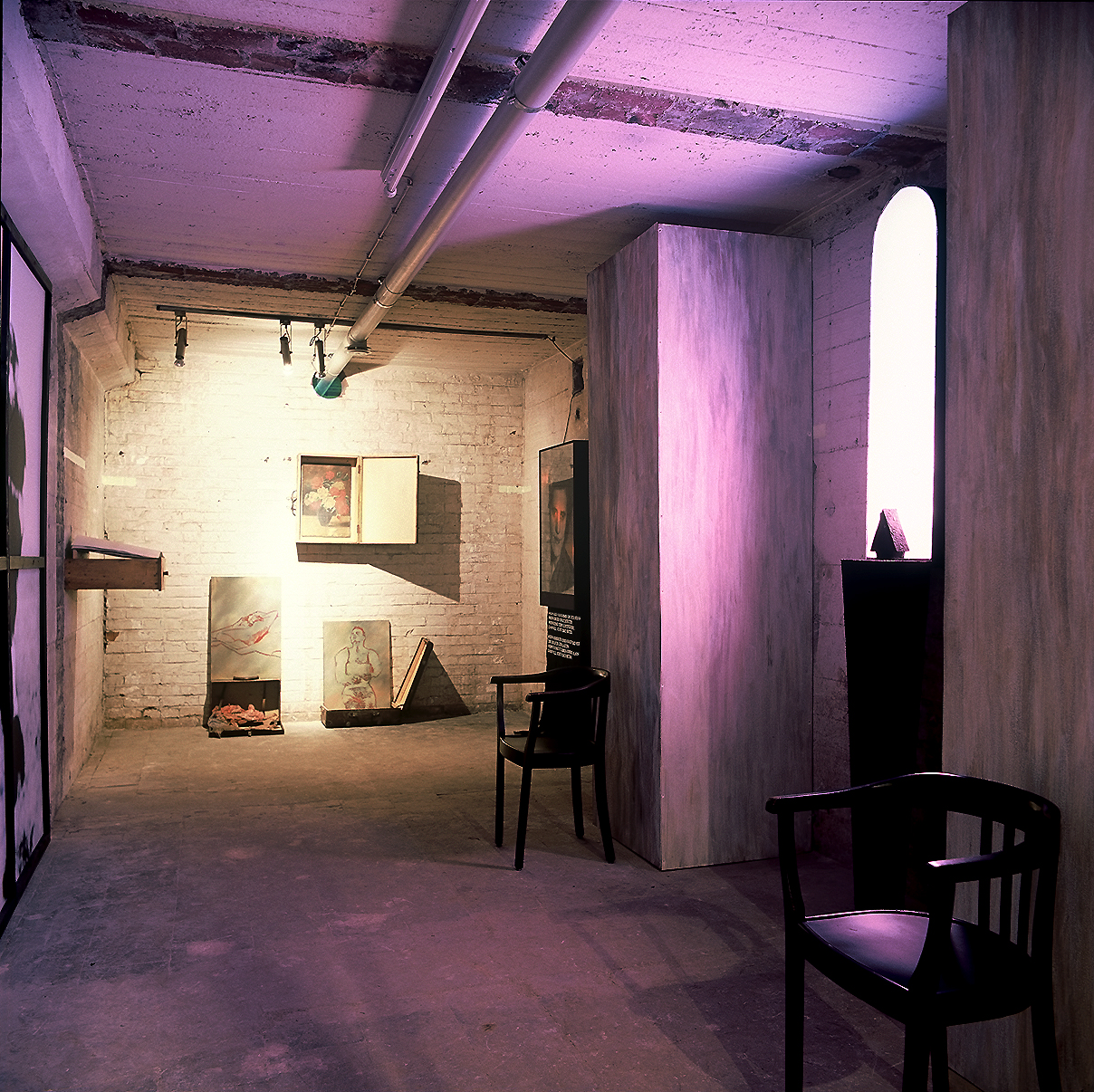 FIELD OF HONOR, 1996 / temporary, site-specific installation for group exhibition ‚todSicher‘ - Ehrenfelder Kunstverein e.V. / Cologne (GER), Location: Hochbunker Körnerstrasse, detail view / Photo: Martin Randerath